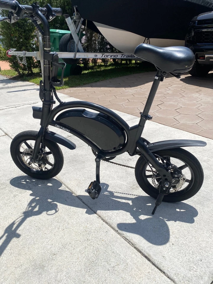 Bicicletas Eléctricas Plegables Jetson Bolt Pro (USADAS) Paquete 4, Portabicicletas y Cargadores Foto 4 de 4