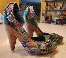 Womens Not Rated Beautiful and Unique Cork Heel Green size 8