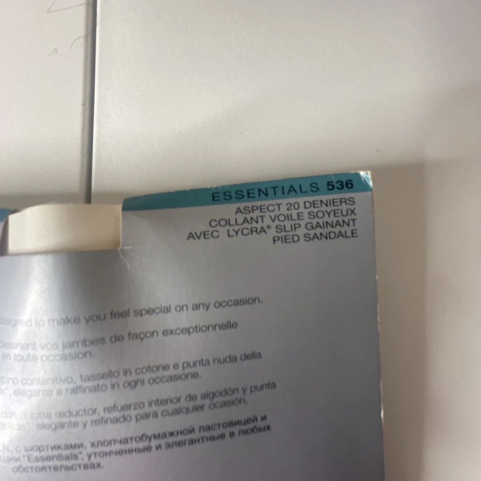 Par de Pantimedias Givenchy Gleamers Superbe Brillante Marrón Nogal Estilo 536 Talla B Foto 3 de 4