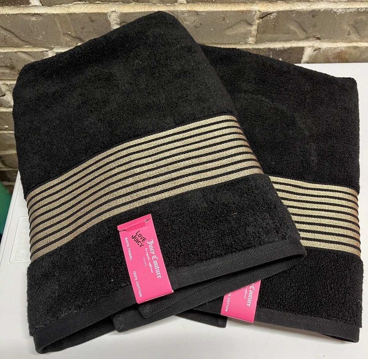 Juicy Couture 2 pc Towels BLACK W Gold stripes 2 28