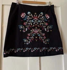 New Look Black Embroidered A Line Mini Skirt UK12 L17.5" (small 14)
