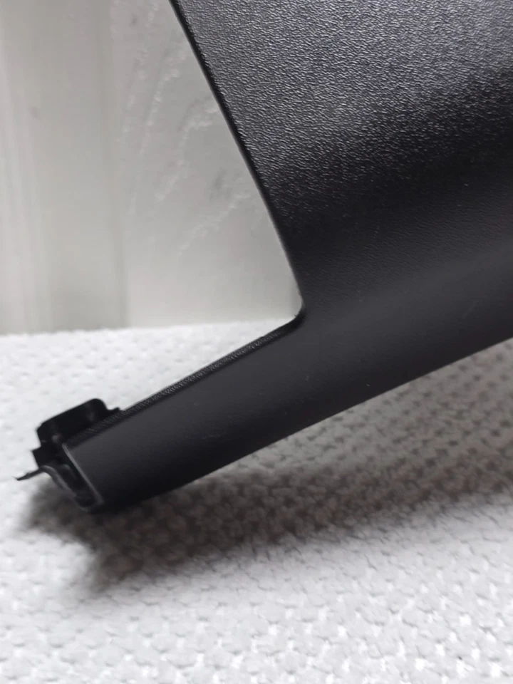 Cubierta lateral izquierda Mitsubishi Endeavor 2004-2011 MR962443XA (A Foto 4 de 4