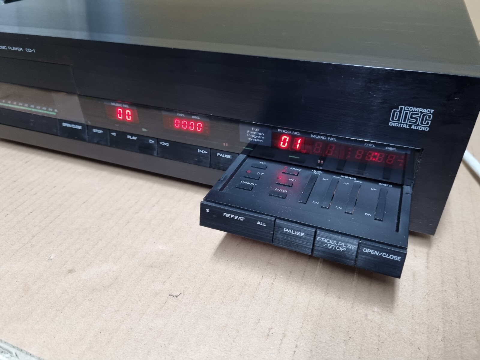 VINTAGE YAMAHA CD1 COMPACT DISC PLAYER, 1ST YAMAHA CD PLAYER, 1983