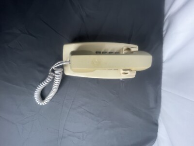 Vtg Wall Mount Phone Push Button Touch Tone Telephone Western Electric