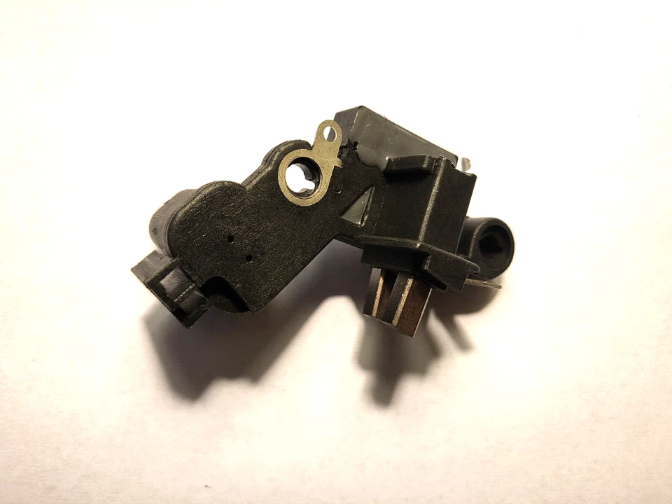 New Alternator Voltage Regulator L170-1315, IH237 - Image 2 of 3