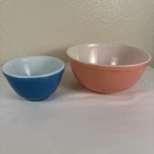 PYREX Flamingo Pink Mixing Bowls 1950’s  2-1/2 QT #403,Blue 1-1/2  Pint #401 A52