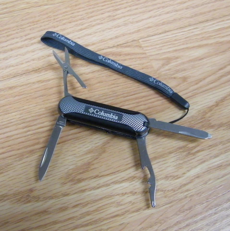 Genuine Columbia 10-Function Tool / Pocket Knife With Red Light **NEW-READ**  - Image 2 of 4