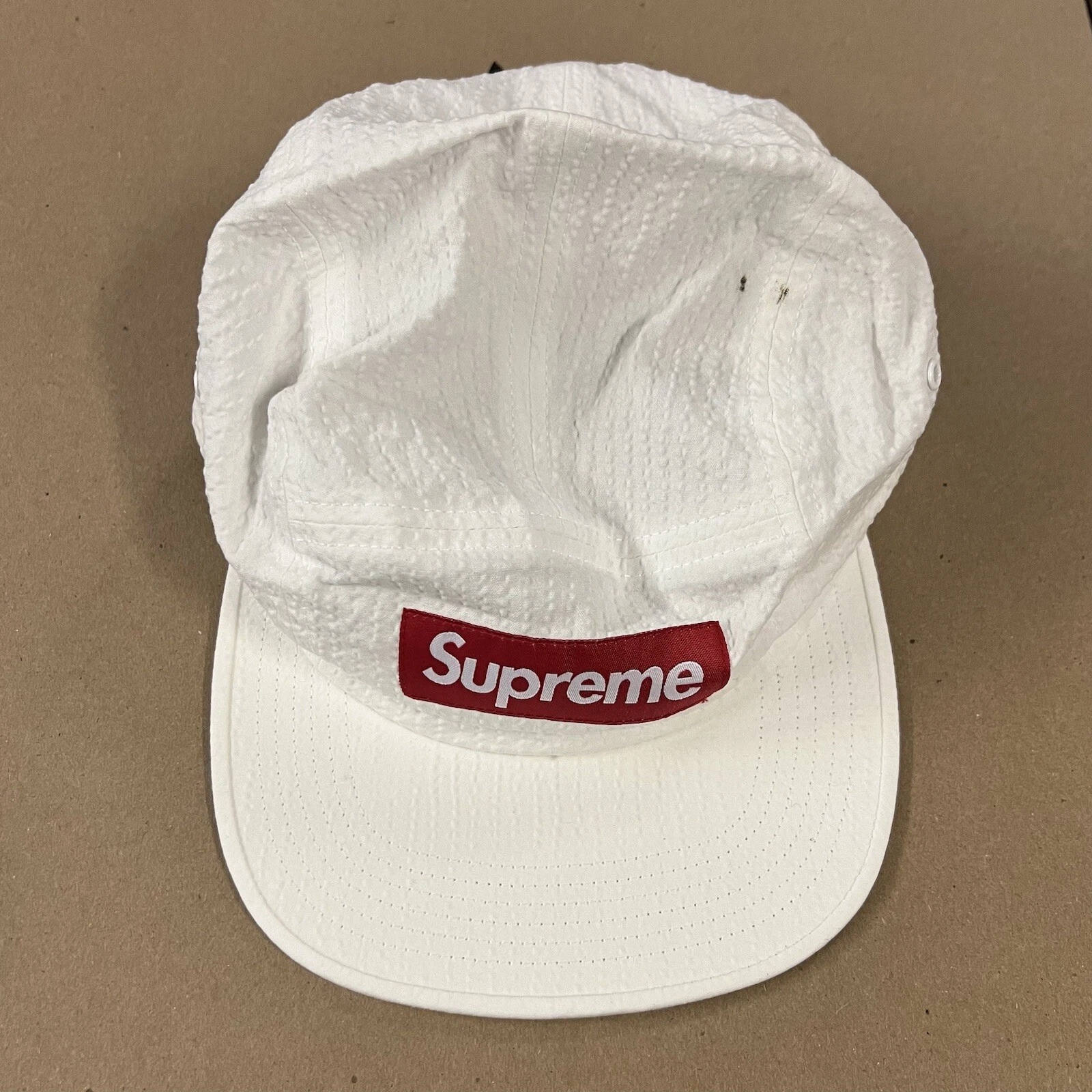 Chapeau casquette de camp SS17 Supreme Seersucker boîte rouge blanche logo 5 panneaux 2017