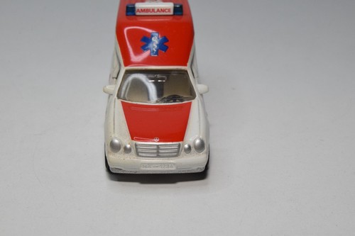 B67 1:55 SIKU 1931 MERCEDES-BENZ BINZ AMBULANCE A 2002 AMBULANCE FAIR COND. 8 - Picture 3 of 9