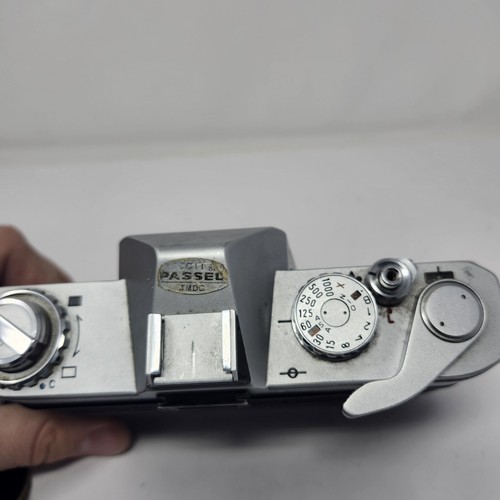 Canon Pellix SLR 35mm Camera Body Only Made in Japan With Case and Woven Strap - Picture 8 of 23