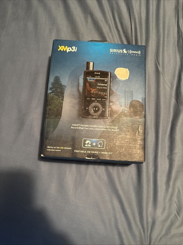 ( 1 pc ) XMp3i Portable Satellite Radio & MP3 Player + Home Kit - Sirius XM XPMP