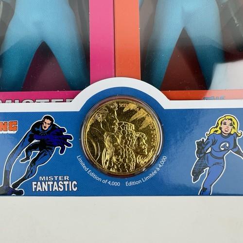 Figuras de acción Parques Disney 2024 Mego Marvel Fantastic Four 4 piezas 8" en mano - Imagen 3 de 9