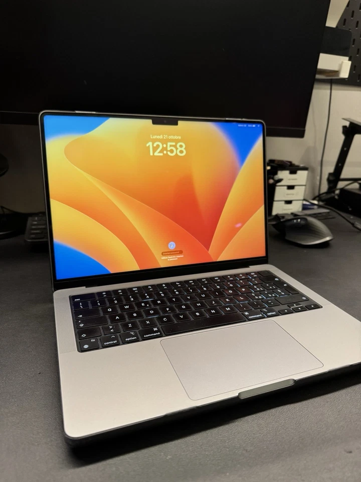 Apple MacBook Pro 14" M3 · 8GB · 1TB, foto 1 di 5