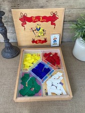 326⚜️ Jeu De Société Janod Jeu du Nain Jaune - Boîte en Bois Avec Jetons