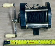 Vintage A.F. Meisselbach No. 100 Level Winding Reel (G)