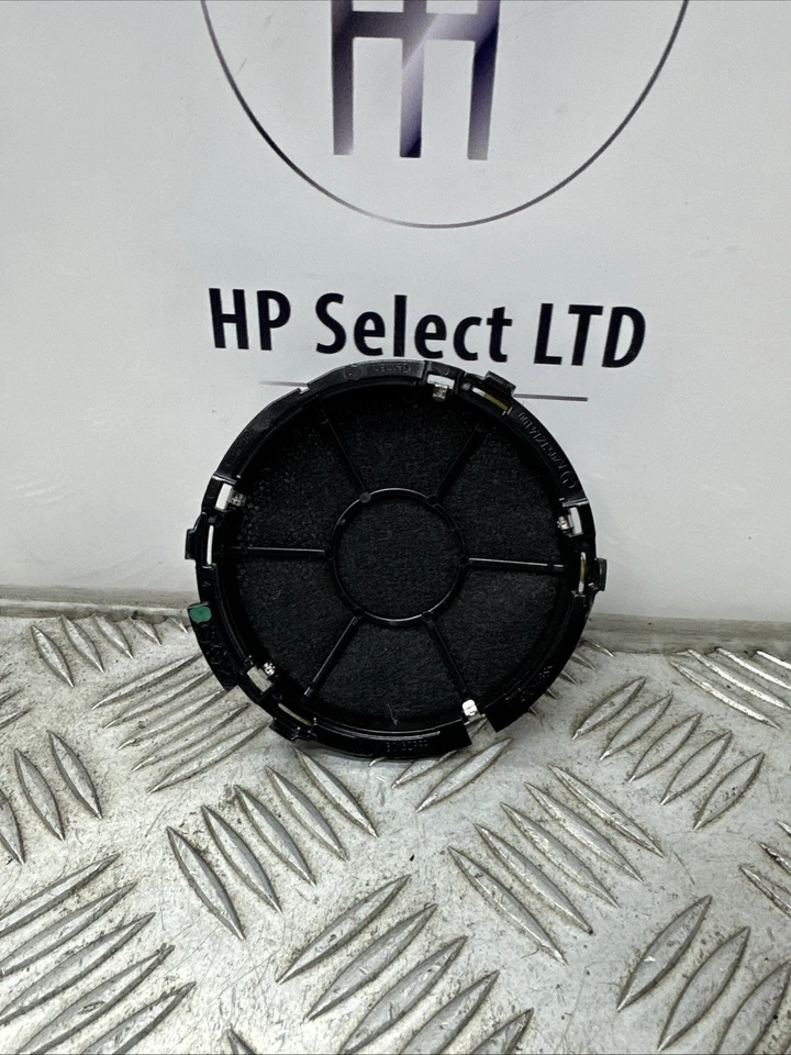 OEM MERCEDES W205 FRONT DOOR CARD TWEETER SPEAKER COVER TRIM A2057274100 - Image 4 of 4