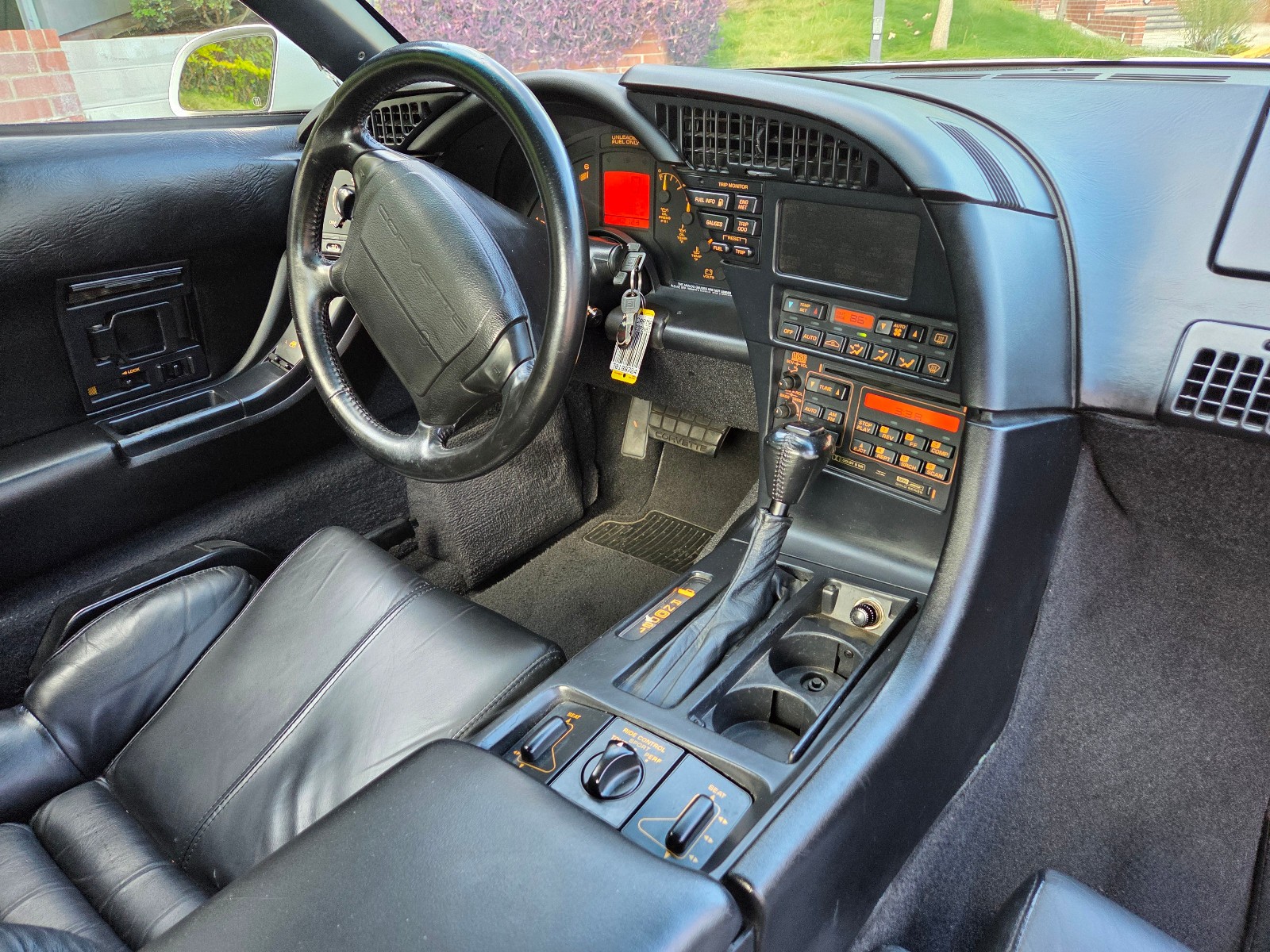 1992 White Chevrolet Corvette   | C4 Corvette Photo 9
