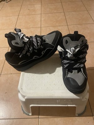 Lanvin Curb