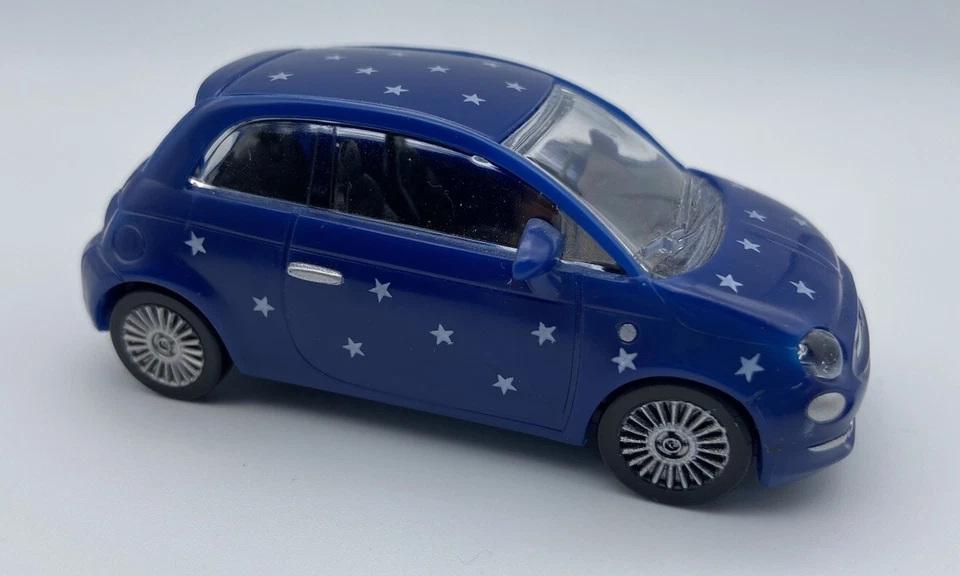 FIAT 500 MODELLINO AUTO BLU CON STELLINE BIANCHE 8X4X3,5 cm IN PLASTICA - Immagine 2 di 4
