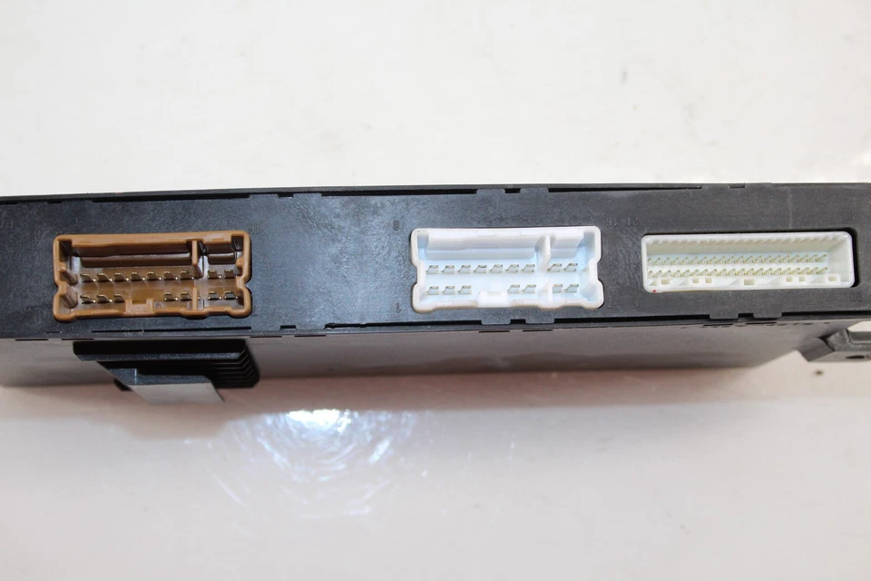 2010 Infiniti G37 Convertible Folding Roof Control Module 285C1JJ52A OEM DO123 - Image 2 of 4