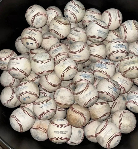 Lot Of 32 Used Rawlings Official major and Minor League Baseballs