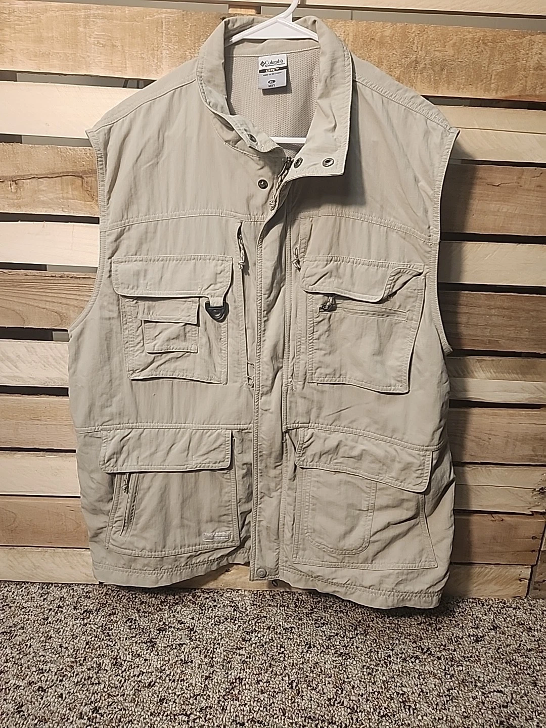 Columbia GRT Vest Omni Dry Nylon Utility Fishing Hunting-Pockets-Khaki-Men's XL