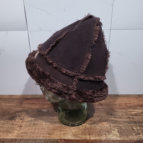 Sombrero cubo con panel de piel de oveja UGG con bufanda a juego - marrón oscuro - Imagen 3 de 7