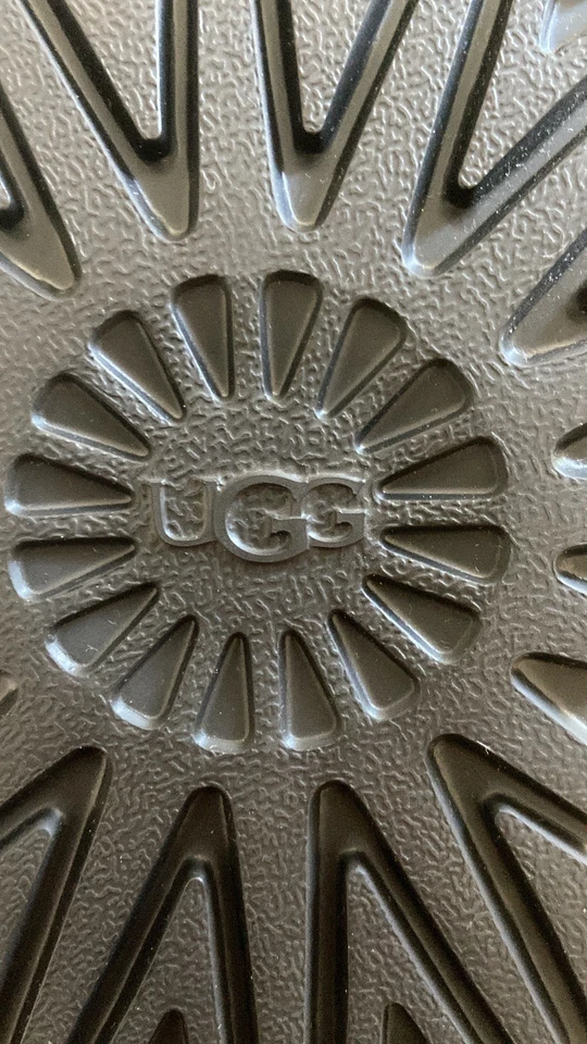 UGG Noir Plateforme - Photo 4/4