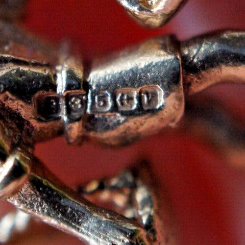 9ct / 375 Water Bearer GOLD CHARM Asian Seller Yoke UK Hallmarked VINTAGE 2.6g - Picture 3 of 10