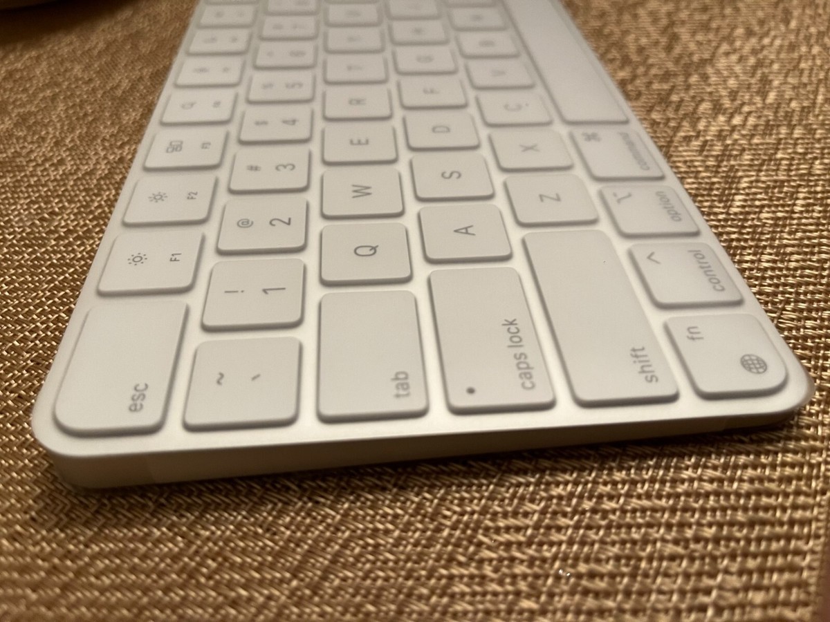 Keyboard Apple Magic Keyboard -New US English - Silver, in a