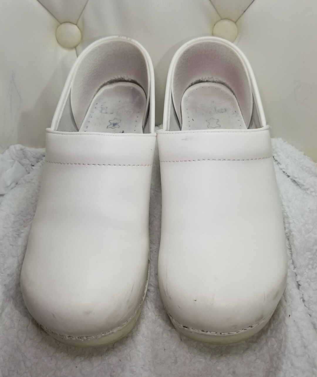 Dansko Women's Size 10.5 Leather Nursing Clogs Professional Comfort Shoes