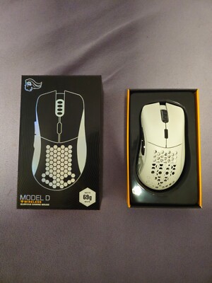 Glorious PC Gaming Race Model D Kabellose Gaming-Maus - Mattweiß