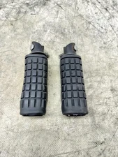 PAIR OF REAR FOOTREST FOR 2013 HONDA CBR 125 R (e53144)