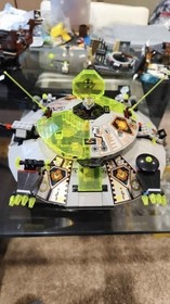 LEGO Space: Alien Avenger (6975)