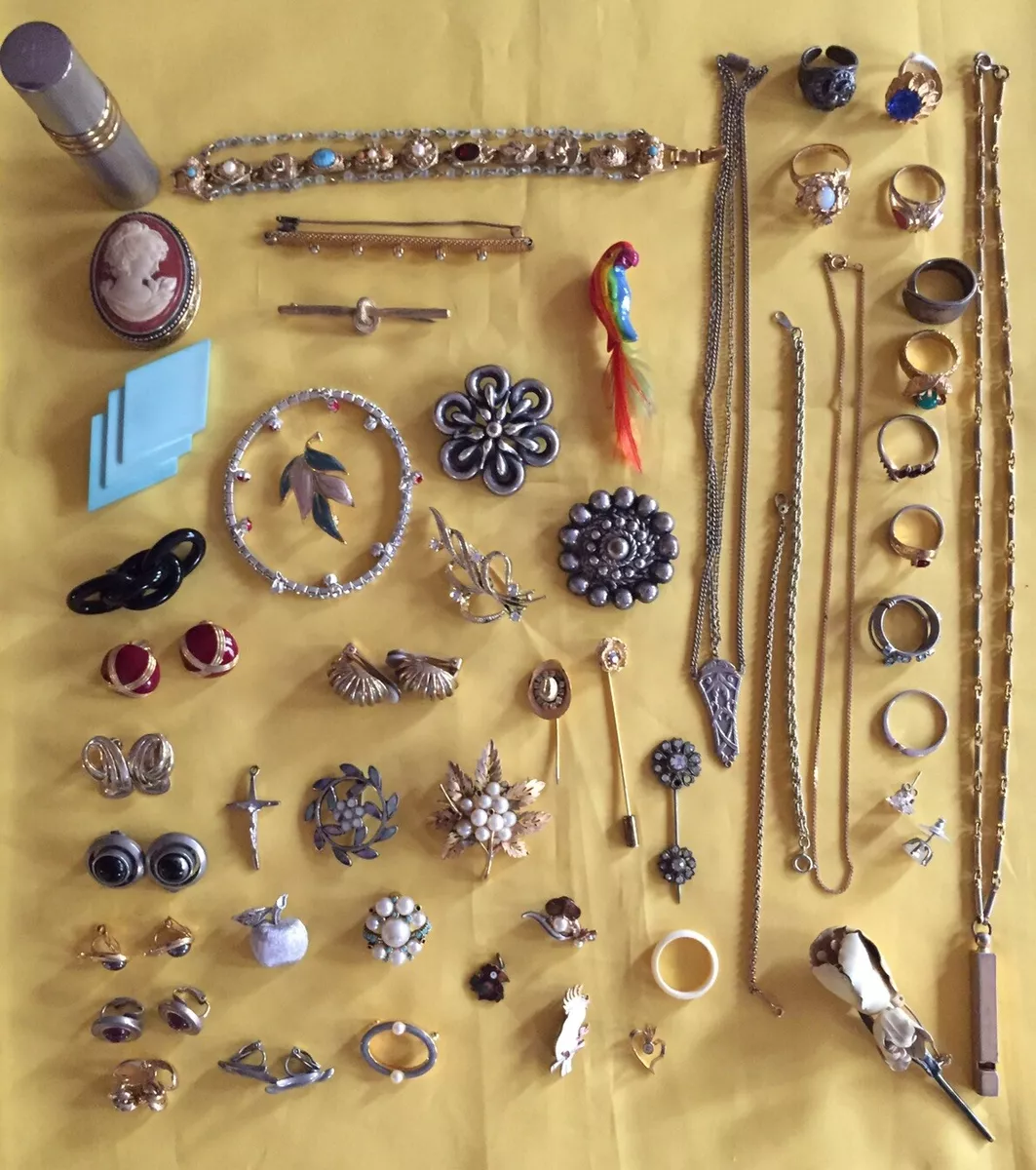 Custom jewelry best sale pieces