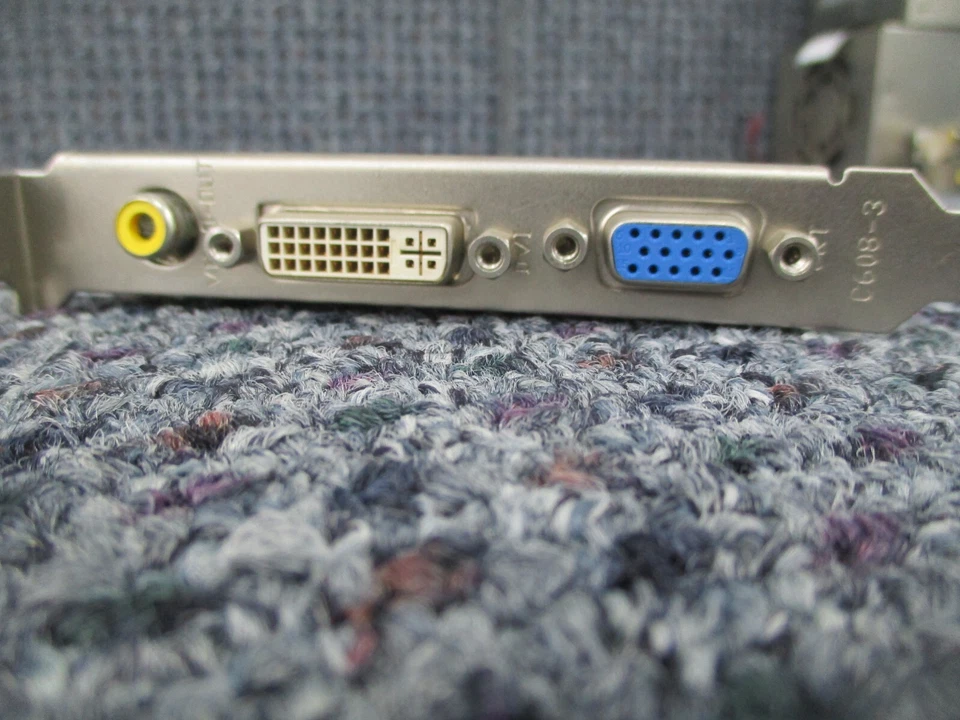 PowerColor RV6P-NA3 Radeon 7000 32MB DDR PCI Video Card - Image 2 of 4