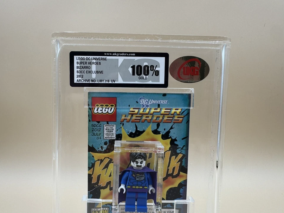 LEGO DC Bizarro Minifigura 2012 San Diego Comic Con con Tarjeta SDCC - UKG 100% Foto 3 de 4