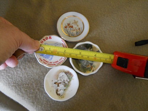 FOUR VINTAGE BONE CHINA MINI PLATES APPROX 5.5CM - Picture 2 of 3