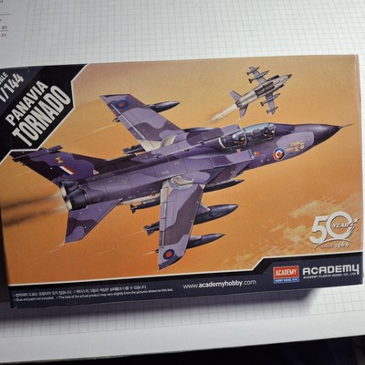 Flugzeug 1:144 Academy- Panavia Tornado RAF,neu-ungebaut mit Schwenkflügeln,OVP!
