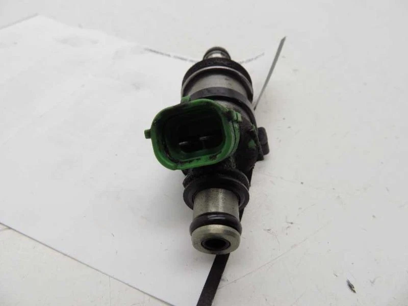 04-07 TOYOTA HIGHLANDER 2.4L 4CYL Inyector de combustible  Foto 3 de 4