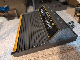 Atari 2600 Sunnyvale California 4-Switch Classic Woody Console TESTED  Rare 