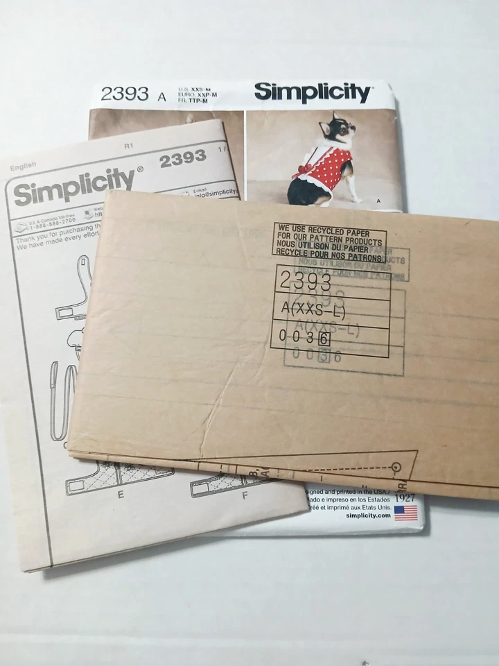 2393 Simplicity Sewing Pattern.  Dog Clothing. Size XXS, XSM, SM, M - Image 3 of 3