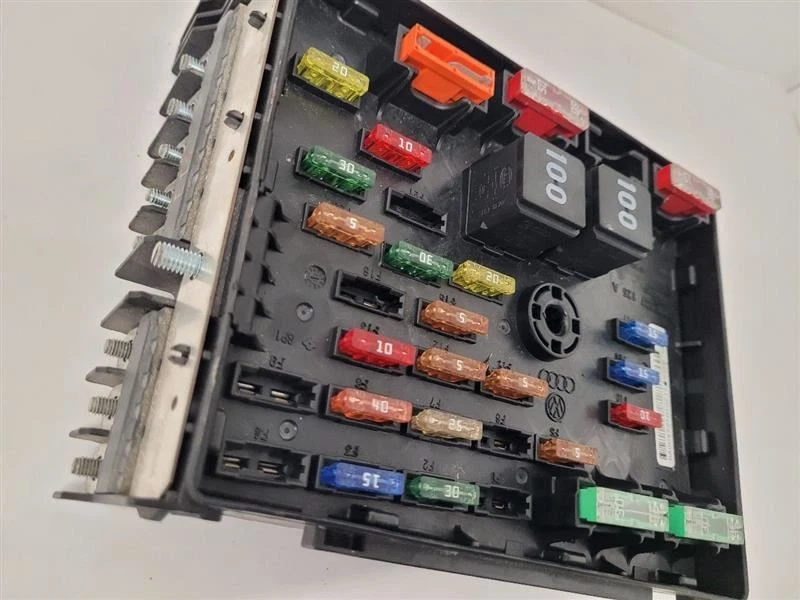 12-18 VOLKSWAGEN TIGUAN Caja de Fusibles Motor Alemania Construido VIN con 1er Dígito Limitado Foto 4 de 4