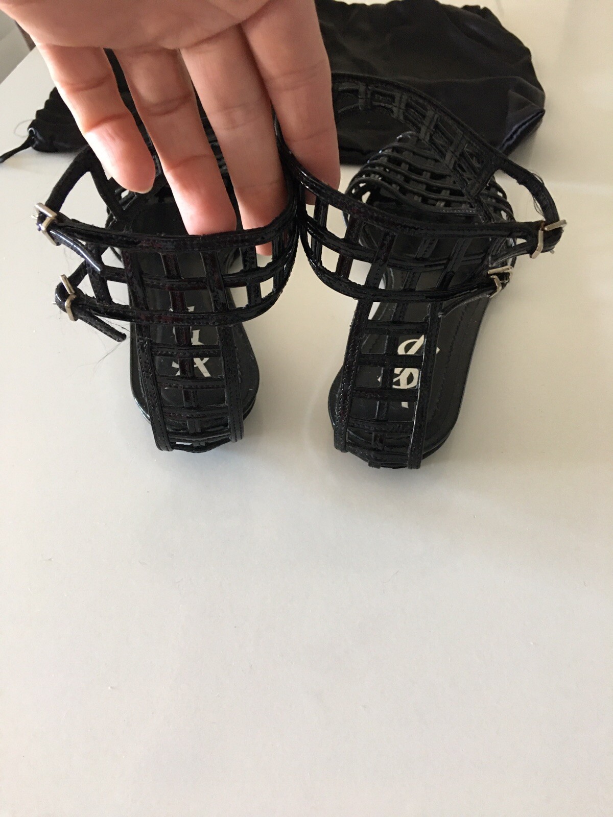 SANDALI A GABBIA YES SAINT LAURENT NERI IN PELLE VERNICIATA TAGLIA IT 36 US 6 RARI