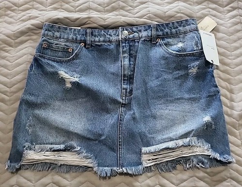 Forever 21 Denim Mini Skirt Distress Grunge Rae Hem Y2K Skater girl Size 31 NWT