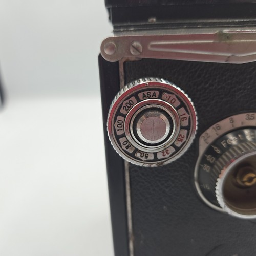 Yashica LM TLR 120 Film Camera with 80mm Yashikor Lens - Parts/repair - Picture 7 of 8