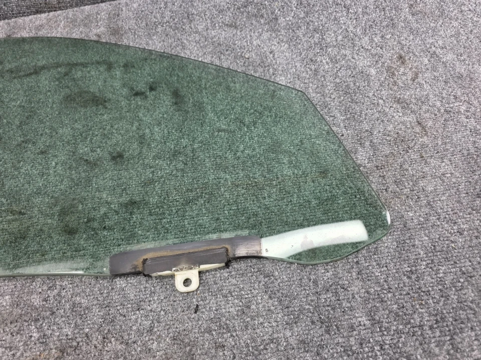 2001-2006 LEXUS LS430 OEM FRONT RIGHT PASSENGER DOOR WINDOW GLASS - Image 2 of 4