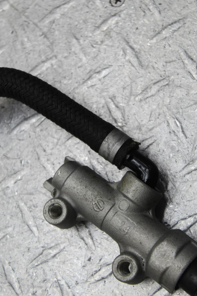 Kawasaki Ninja ZX10R ZX1000C 2005 freno trasero cilindro maestro con depósito Foto 4 de 4