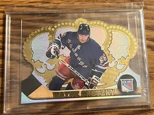 WAYNE GRETZKY 97-98 PACIFIC CROWN ROYAL DIE-CUT CARD #84 VERY CLEAN