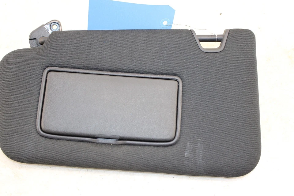 Parasol izquierdo Nissan Juke Nismo 2015-2017 OEM GC68 Foto 4 de 4